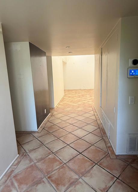 1665 S La Reina Way, Palm Springs CA: https://media.crmls.org/mediaz/8734f88c-b44a-4a7f-b149-5c66801acfc6.jpg