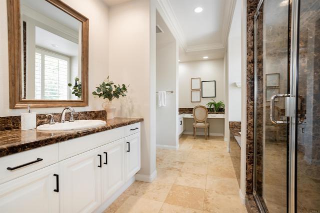 7866 Calle Oliva, Carlsbad CA: https://media.crmls.org/mediaz/8735030b-bd8b-4677-a7a1-03ba354dd820.jpg