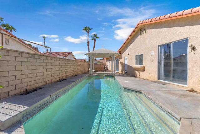 82210 Vandenberg Drive, Indio CA: https://media.crmls.org/mediaz/87350ca6-7e53-49e2-be9c-974101b17407.jpg