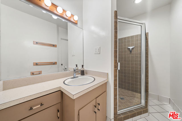 3016 Greenfield Avenue, Los Angeles CA: https://media.crmls.org/mediaz/87353da5-a94c-4705-a396-4af501ec557e.jpg
