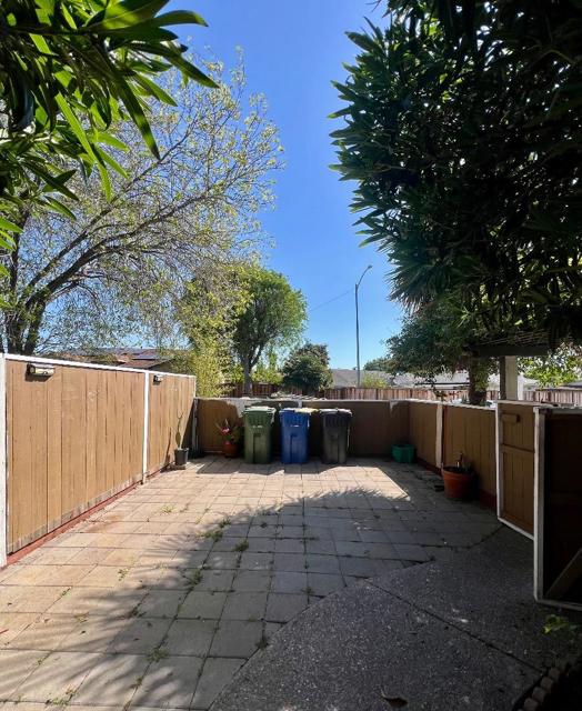 1449 Mercury Court, Milpitas CA: https://media.crmls.org/mediaz/87356363-f7f5-4dec-97dd-1b57dfe4488b.jpg