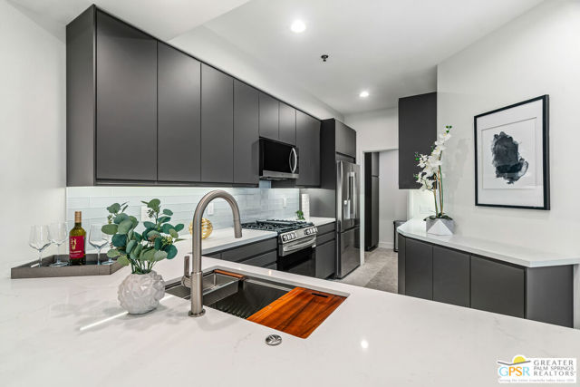 1426 Yermo Drive, Palm Springs CA: https://media.crmls.org/mediaz/87366d33-ac1d-4f72-b81e-a44e197039fc.jpg