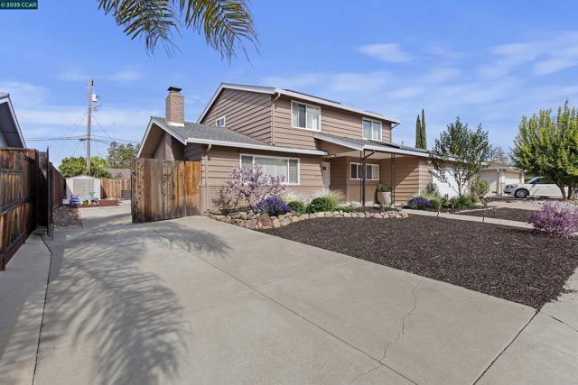 5179 Paul Scarlet Dr, Concord CA: https://media.crmls.org/mediaz/8736c6ad-0ba0-4f7e-b4fe-13337bc426a9.jpg