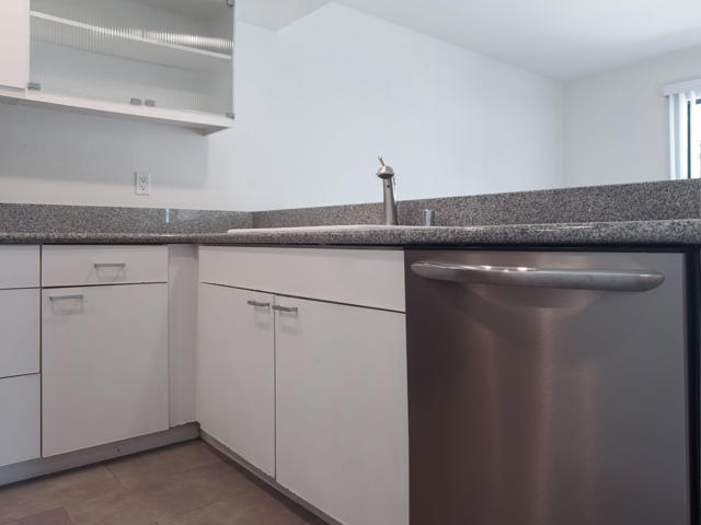 35200 Cathedral Canyon Drive, Cathedral City CA: https://media.crmls.org/mediaz/8737502e-3f7b-4b25-86b9-6bf126e87f79.jpg