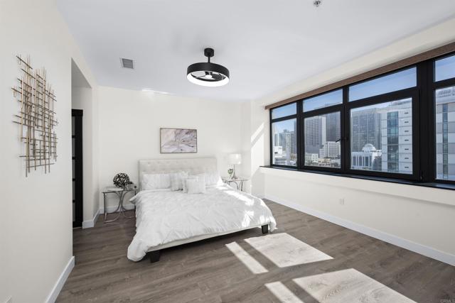 1551 4Th Avenue, San Diego CA: https://media.crmls.org/mediaz/8737af9e-4654-4320-b2ce-d850fd74cab6.jpg