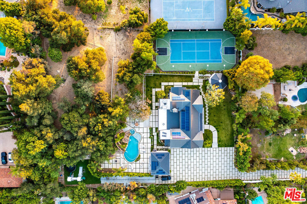 https://media.crmls.org/mediaz/8737b455-91da-4570-99a7-c670a41671eb.jpg?preset=X-Large