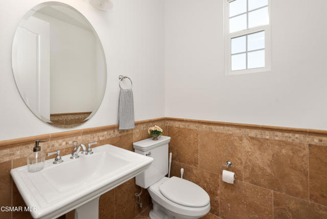 13290 Red Bird Court, Moorpark CA: https://media.crmls.org/mediaz/87384db0-c49b-4932-9a67-5398f3ee353a.jpg