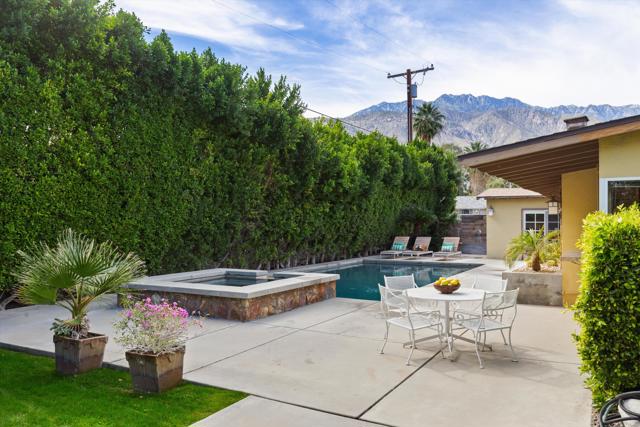 1387 E Verbena Drive, Palm Springs CA: https://media.crmls.org/mediaz/8738a19d-43fc-4d67-8ad7-a4eca6ae8971.jpg