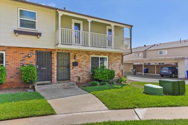 8018 Winter Gardens Blvd Unit A, El Cajon CA: https://media.crmls.org/mediaz/8739bde9-81d1-4f03-868d-b4e6e6502a4f.jpg