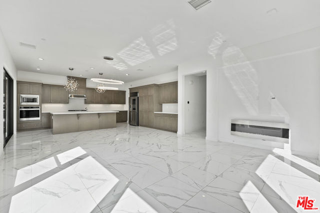 20810 Spruce Circle photo 11