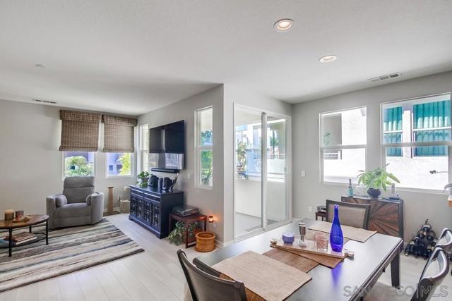 2092 Tango Loop, Chula Vista CA: https://media.crmls.org/mediaz/873a89b3-411a-45da-8fd6-431b6350a3f6.jpg