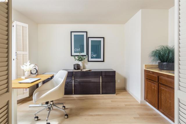 Image 27 of 59 For 3237 Vera Cruz Dr