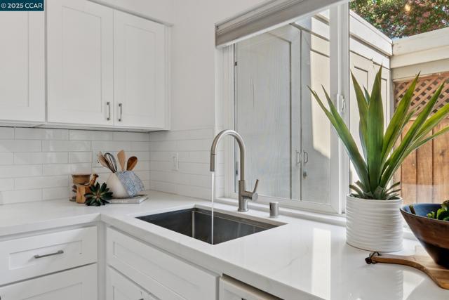 136 Garden Creek Pl, Danville CA: https://media.crmls.org/mediaz/873b3deb-c01b-4b6d-b1a3-eaea7fa09a74.jpg