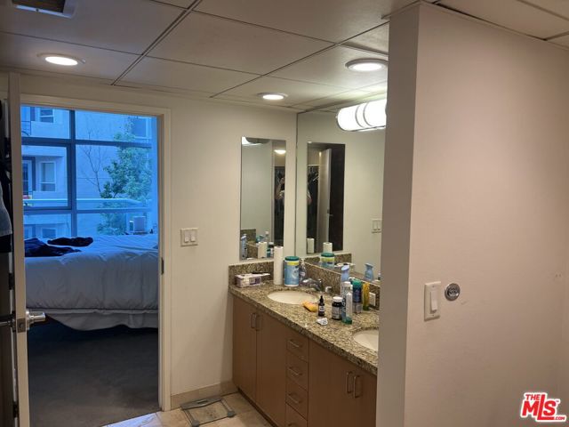 13700 Marina Pointe Drive, Marina del Rey CA: https://media.crmls.org/mediaz/873b4903-0dc6-4073-9d29-9e25e369be61.jpg