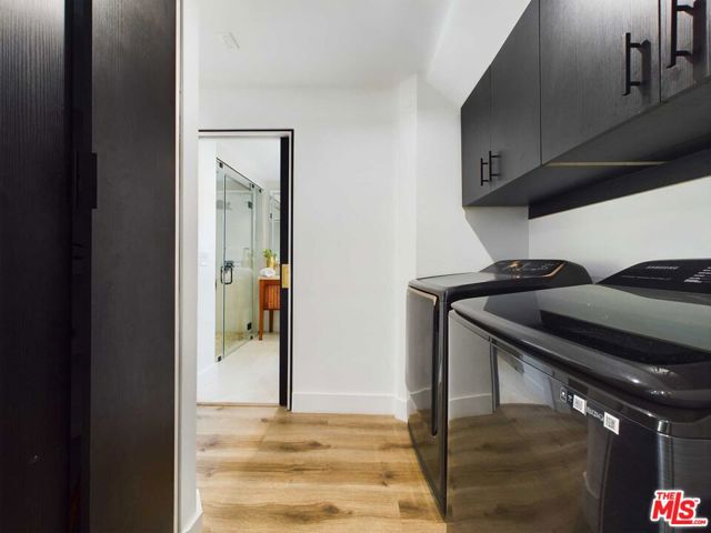 5109 Longridge Avenue, Sherman Oaks CA: https://media.crmls.org/mediaz/873d3a0d-1d89-4d0c-b53e-0efcd59ab701.jpg