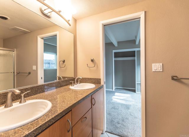 1801 Coast Blvd, Del Mar CA: https://media.crmls.org/mediaz/873db78f-066e-41dc-ac9e-d0d654e194c8.jpg