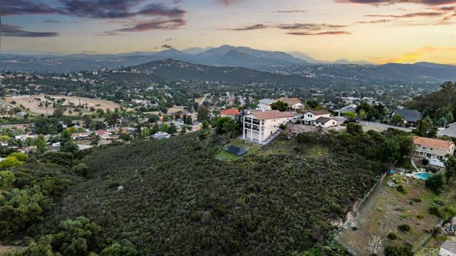 17249 St Helena Drive, Ramona CA: https://media.crmls.org/mediaz/873ddcc4-3fe2-4104-8469-f447736ba9ea.jpg