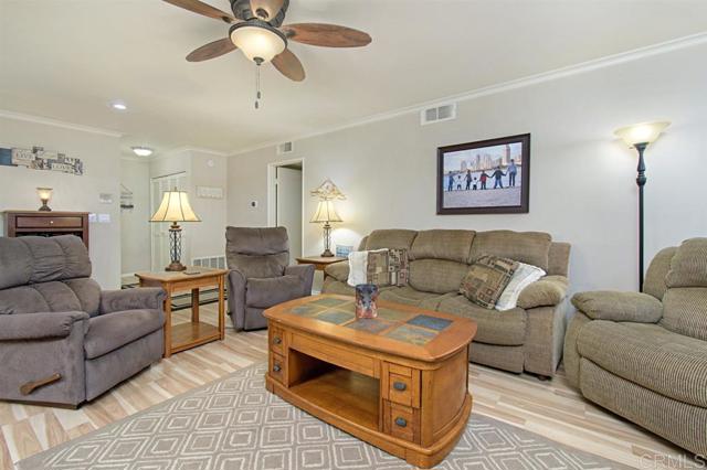 Detail Gallery Image 3 of 10 For 911 E Ave #203,  Coronado,  CA 92118 - 2 Beds | 2 Baths