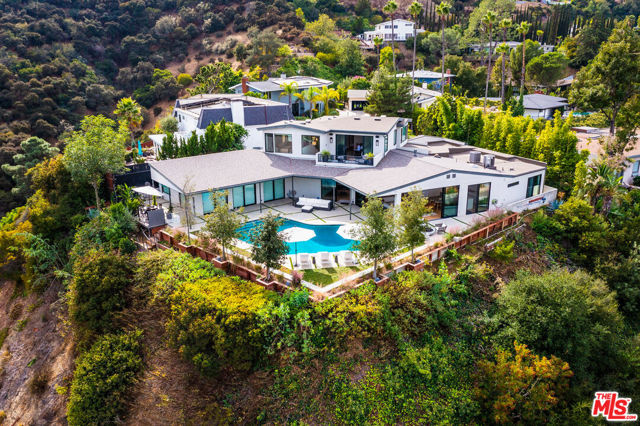 8545 Charl Lane, Los Angeles CA: https://media.crmls.org/mediaz/873f0e77-30a7-4436-9a21-151367e9e81d.jpg