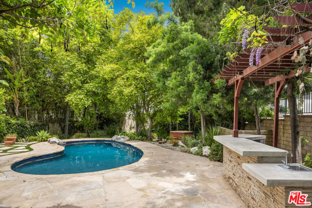 14235 Greenleaf Street, Sherman Oaks CA: https://media.crmls.org/mediaz/873f62c4-0964-44ae-9333-96999f1494d2.jpg