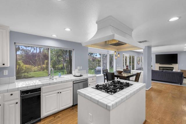 5451 Ligurian Drive, San Jose CA: https://media.crmls.org/mediaz/873f9585-984e-4524-89db-250590da8e11.jpg