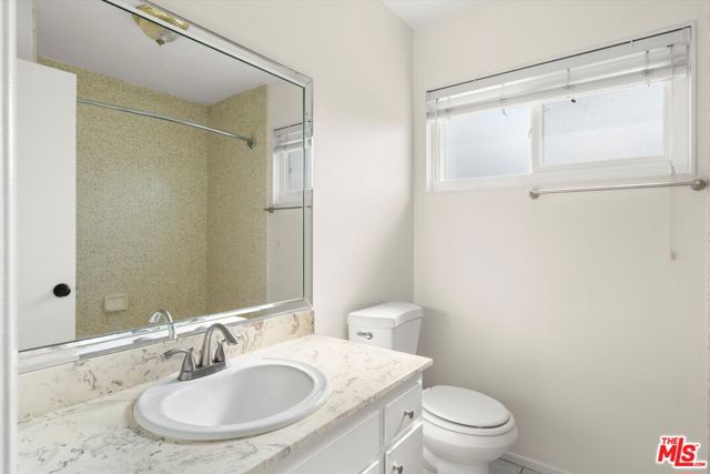 1407 E Kramer Drive, Carson CA: https://media.crmls.org/mediaz/87401747-ab91-4fe1-b657-ddf036af0b87.jpg