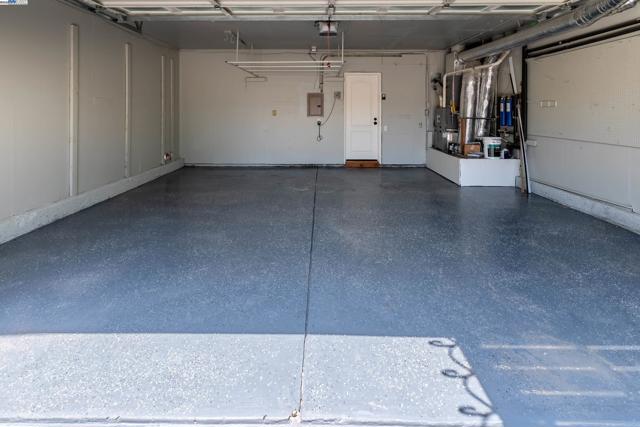 4406 Sugarland Ct, Concord CA: https://media.crmls.org/mediaz/874058e9-6b69-4caf-a4ea-26788edaf25d.jpg