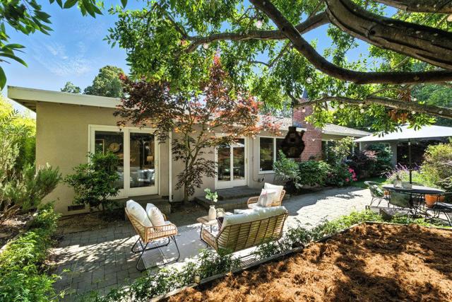 1884 Randall Road, San Mateo CA: https://media.crmls.org/mediaz/8740ce45-be01-4f2b-af4f-737b29408e57.jpg