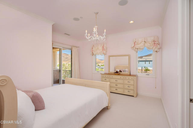 2462 Lost Canyons Drive, Simi Valley CA: https://media.crmls.org/mediaz/8740eb6c-6fd2-4fd5-9275-20c22867985a.jpg