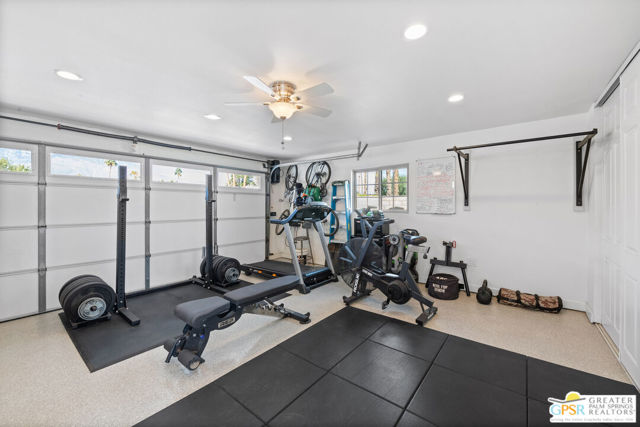 2002 S Bobolink Lane, Palm Springs CA: https://media.crmls.org/mediaz/87414aad-8bd3-430d-b1d4-140f39b982ef.jpg