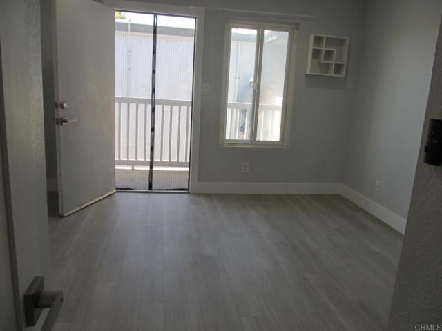 1111 Seacoast, Imperial Beach CA: https://media.crmls.org/mediaz/874156cc-7a04-4219-94d4-88b09766f280.jpg
