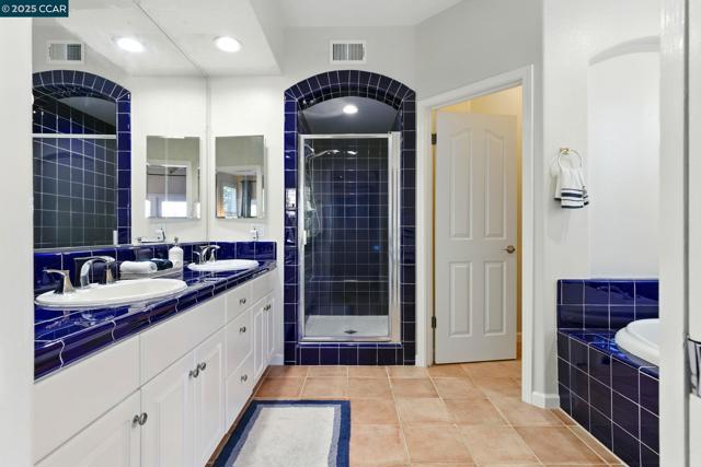 416 Ustilago Ct, San Ramon CA: https://media.crmls.org/mediaz/87426b35-8193-4efe-8bbd-efa51376ea67.jpg