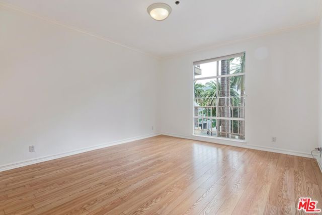 211 CALIFORNIA Avenue, Santa Monica CA: https://media.crmls.org/mediaz/87428a5e-9993-48a0-9bab-c2ceb1df83fe.jpg