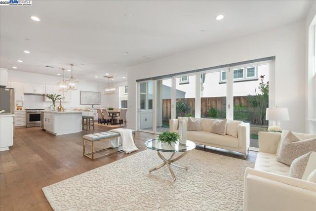 4058 Chalk Hill Way, Dublin CA: https://media.crmls.org/mediaz/8743a39d-e48a-4c1f-868e-67f01569be76.jpg