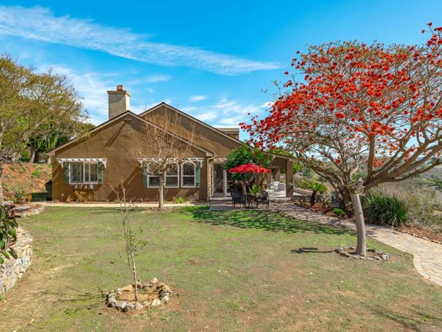 30419 Canyon Estates Road, Vista CA: https://media.crmls.org/mediaz/87445af5-49a5-4229-a412-67a040815a19.jpg