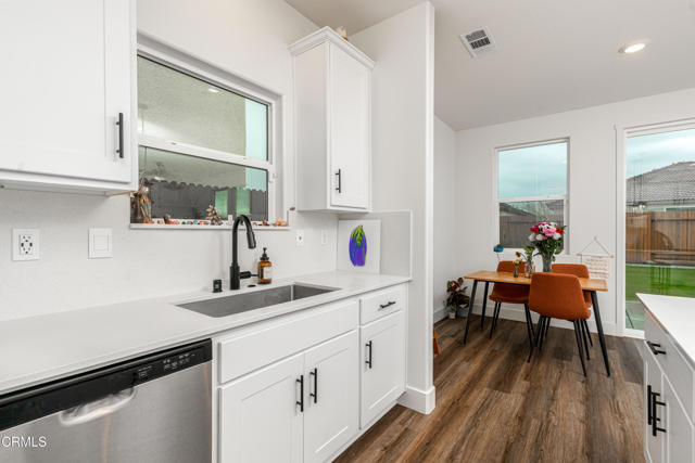 Detail Gallery Image 12 of 31 For 7808 Martian River St, Bakersfield,  CA 93311 - 4 Beds | 2 Baths