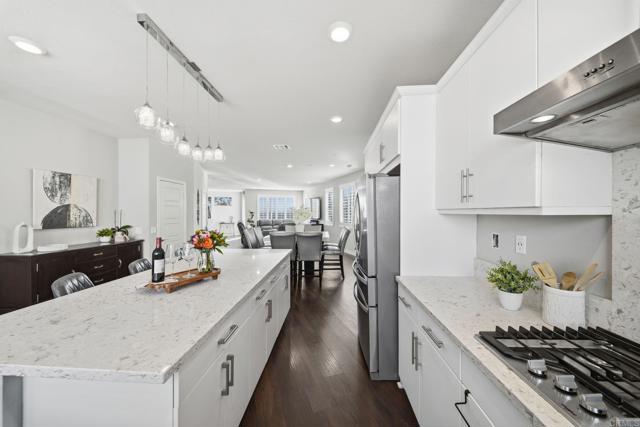 Detail Gallery Image 34 of 72 For 2056 Callisto Terrace, Chula Vista,  CA 91915 - 3 Beds | 3/1 Baths