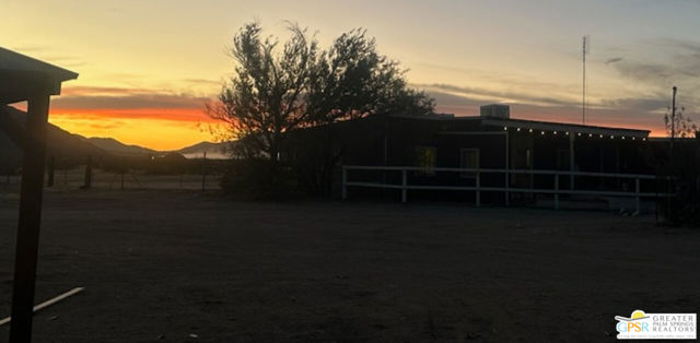 31750 Selmadolph Street, Lucerne Valley CA: https://media.crmls.org/mediaz/8746919b-7620-4429-bf77-4ce2a53d38e4.jpg