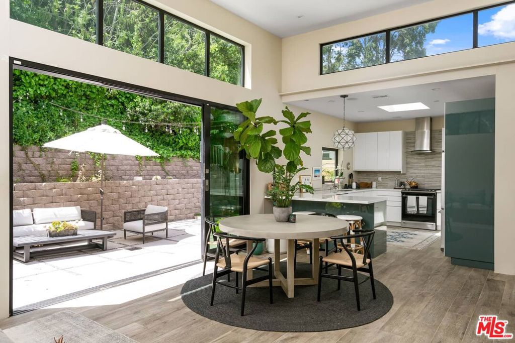 939 N Beverly Glen Boulevard