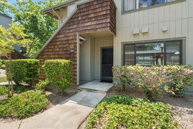 1305 La Terrace Circle, San Jose CA: https://media.crmls.org/mediaz/8749135b-22f7-4716-b480-fb3d47183b9d.jpg