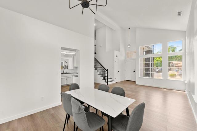 6431 Canyon Creek Way, Elk Grove CA: https://media.crmls.org/mediaz/8749239e-3bc1-4168-a8af-f41ab52f7eb9.jpg