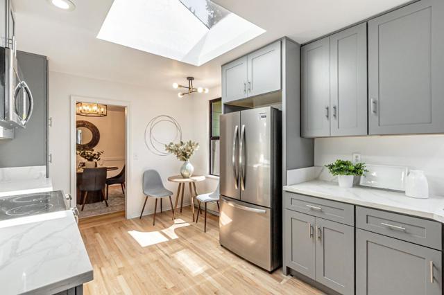 928 Peggy Lane, Menlo Park CA: https://media.crmls.org/mediaz/8749d000-28bc-4f0b-8823-d6cbed27a5d4.jpg