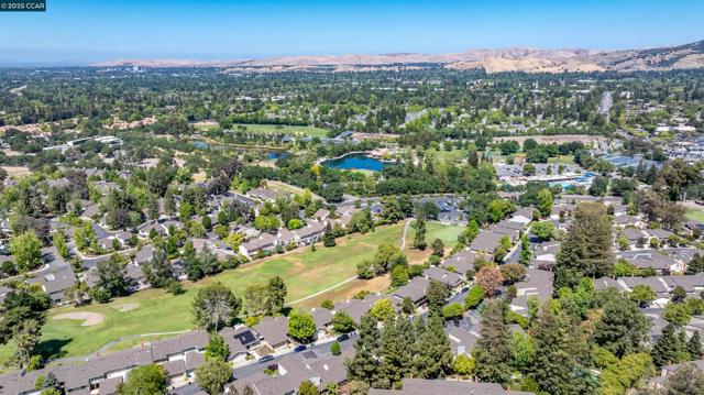 1513 Siskiyou Dr, Walnut Creek CA: https://media.crmls.org/mediaz/874a32fd-3023-49e2-a222-2bf51d9a235a.jpg