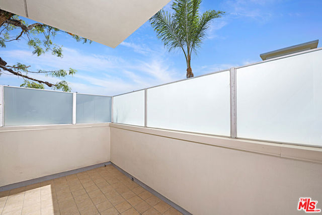 4949 Genesta Avenue, Encino CA: https://media.crmls.org/mediaz/874a7458-aaae-49b8-b84e-915869d4efae.jpg
