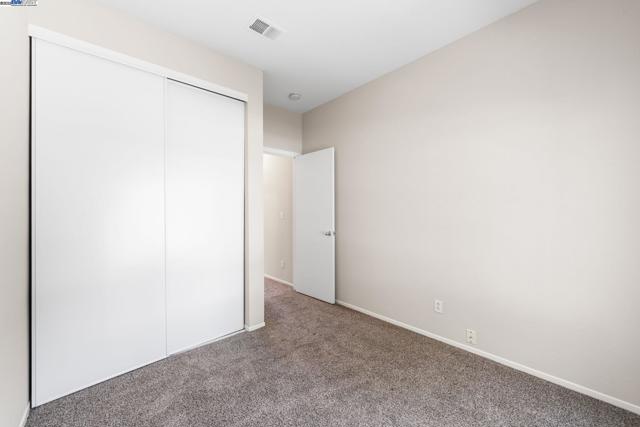 1970 Knollcrest Ln, Tracy CA: https://media.crmls.org/mediaz/874a75a6-b757-4f55-aa53-4642a4c79008.jpg