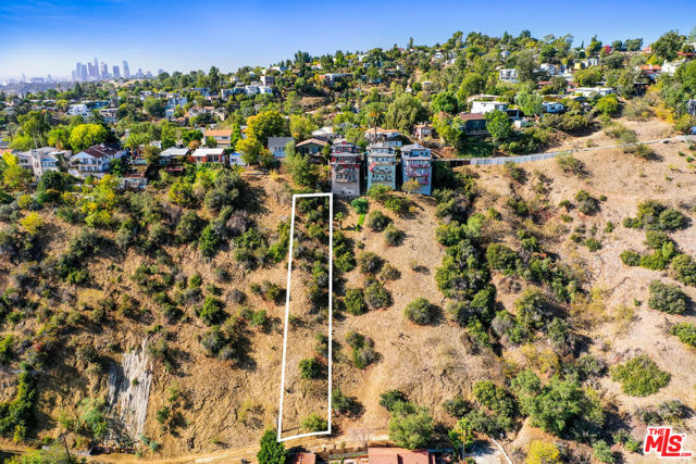 317 Furness Avenue, Los Angeles CA: https://media.crmls.org/mediaz/874a8900-93a9-42a6-9062-94702c9c19d1.jpg