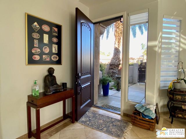 47925 Via Livorno, La Quinta CA: https://media.crmls.org/mediaz/874ac1ee-7b6d-418d-ad87-2bf4d2cf8962.jpg