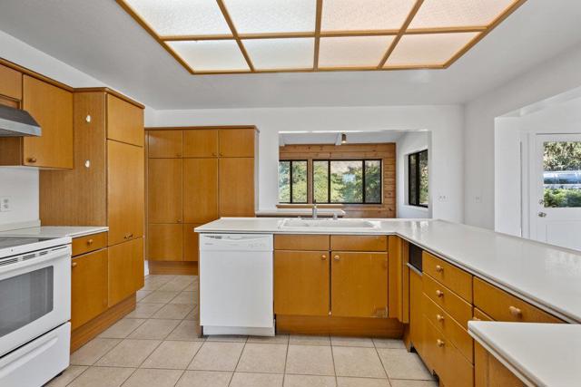 804 Comstock Road, Hollister CA: https://media.crmls.org/mediaz/874b2b23-db85-42ee-bbf8-4b9b2c0a0391.jpg