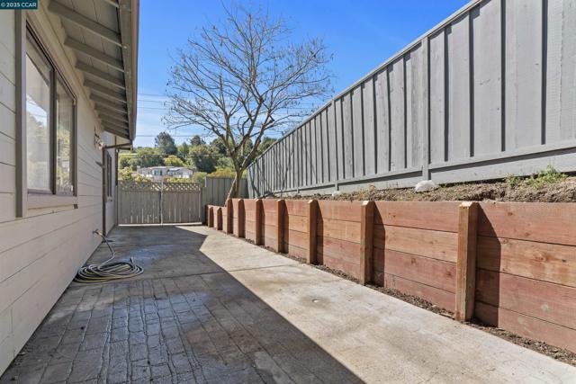 225 Rheem Blvd, Moraga CA: https://media.crmls.org/mediaz/874c5b2e-37c3-4e36-bbc2-d2be477cccdb.jpg