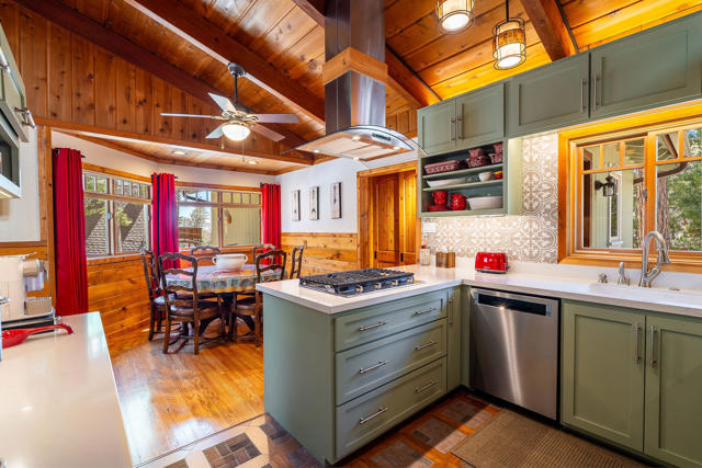 25445 Palomar Road, Idyllwild CA: https://media.crmls.org/mediaz/874c811e-814e-42cf-b482-8889992f8a03.jpg